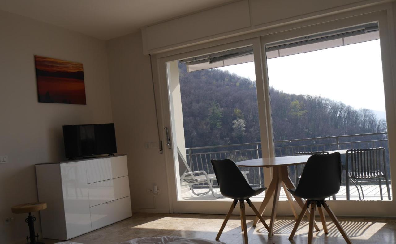 Casa Colmegna Mit Traumhaften See- Und Bergblick Luino Dış mekan fotoğraf